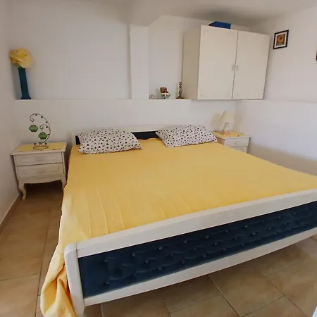 Neo Apartment